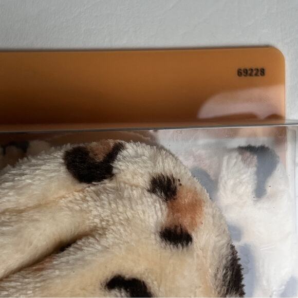 Spa Solutions Animal Print  Microfiber  Plush Spa Style Bow Elastic  Headband - Picture 3 of 8